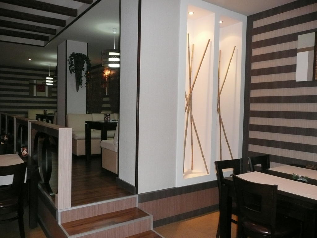 Acropolis Hotel วาซาร์จิค ภายนอก รูปภาพ