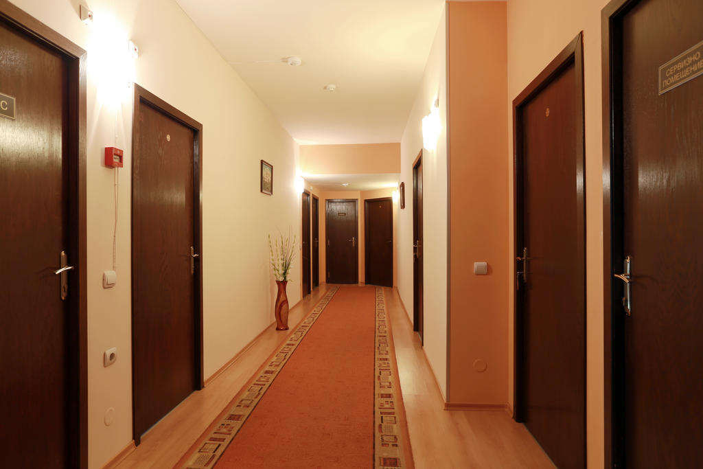 Acropolis Hotel วาซาร์จิค ภายนอก รูปภาพ